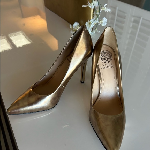 Vince Camuto Pumps - Picture 3 of 9